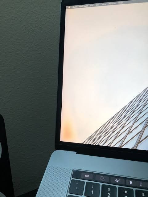 MacBook Pro Orange Screen Fix Guide: 9 Powerful Solutions That Work 2 laptop showing orange spot on screen macbook pro orange screen